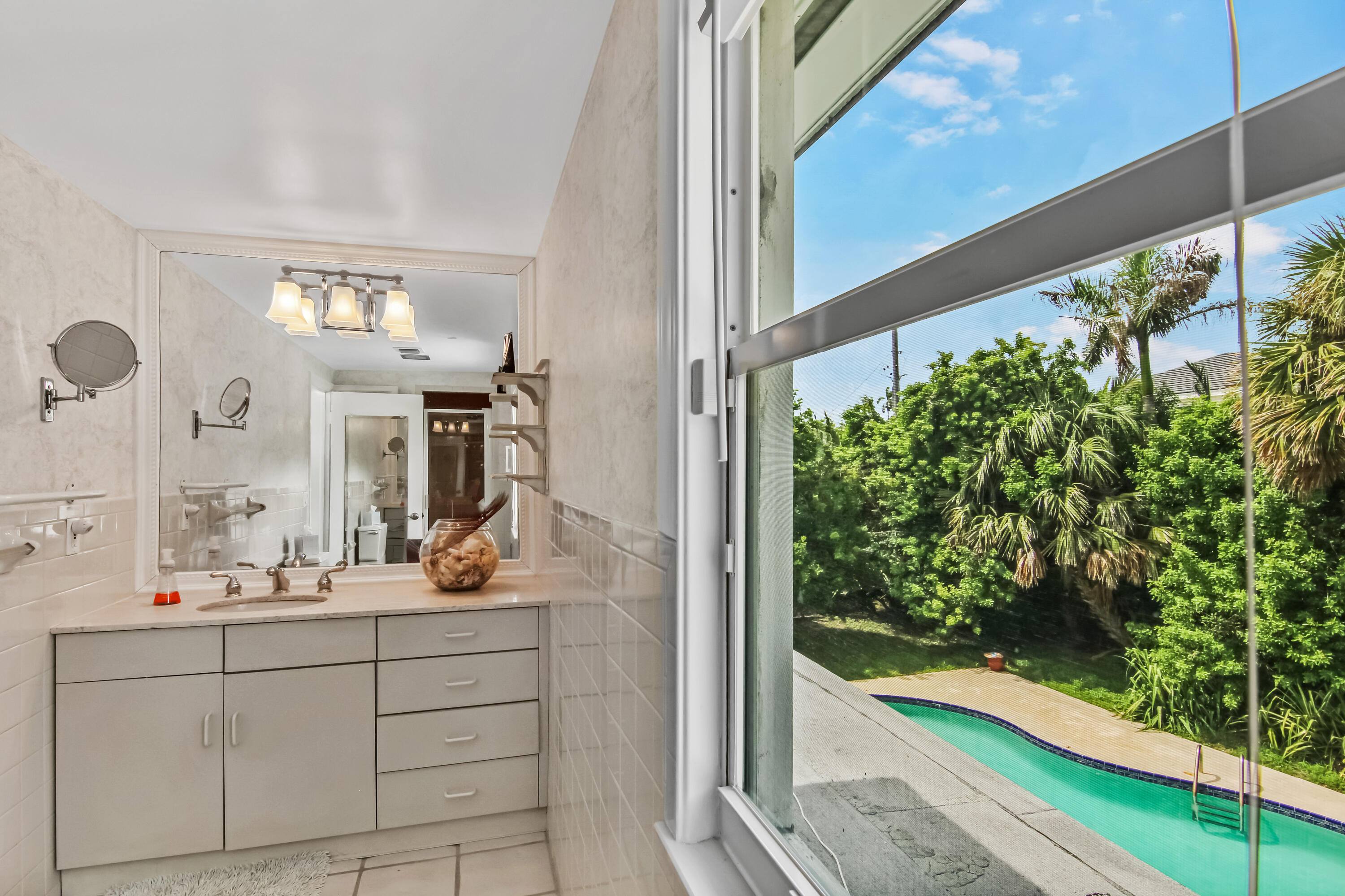 3405 S Flagler Drive