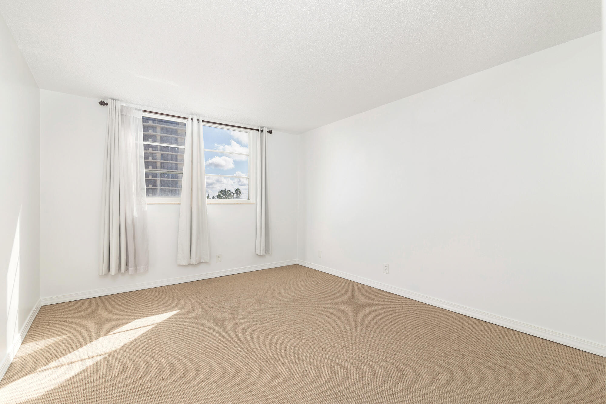 630 Ocean Drive 412