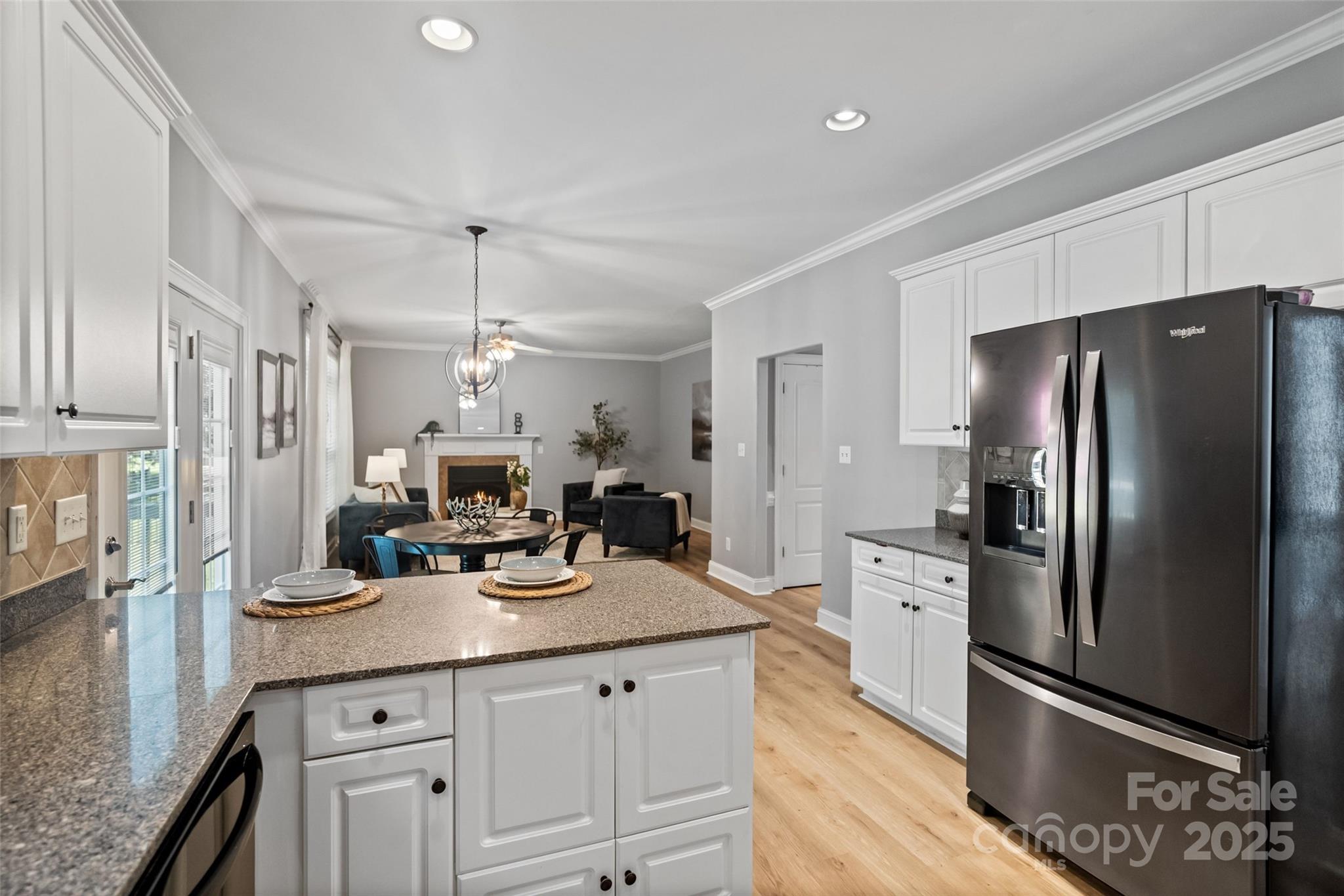 1677 Shetland Lane