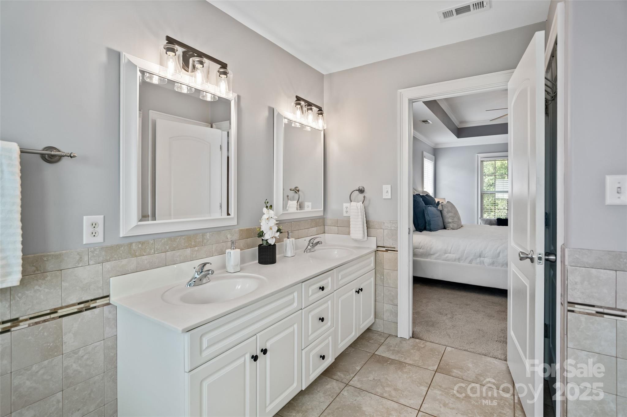 1677 Shetland Lane