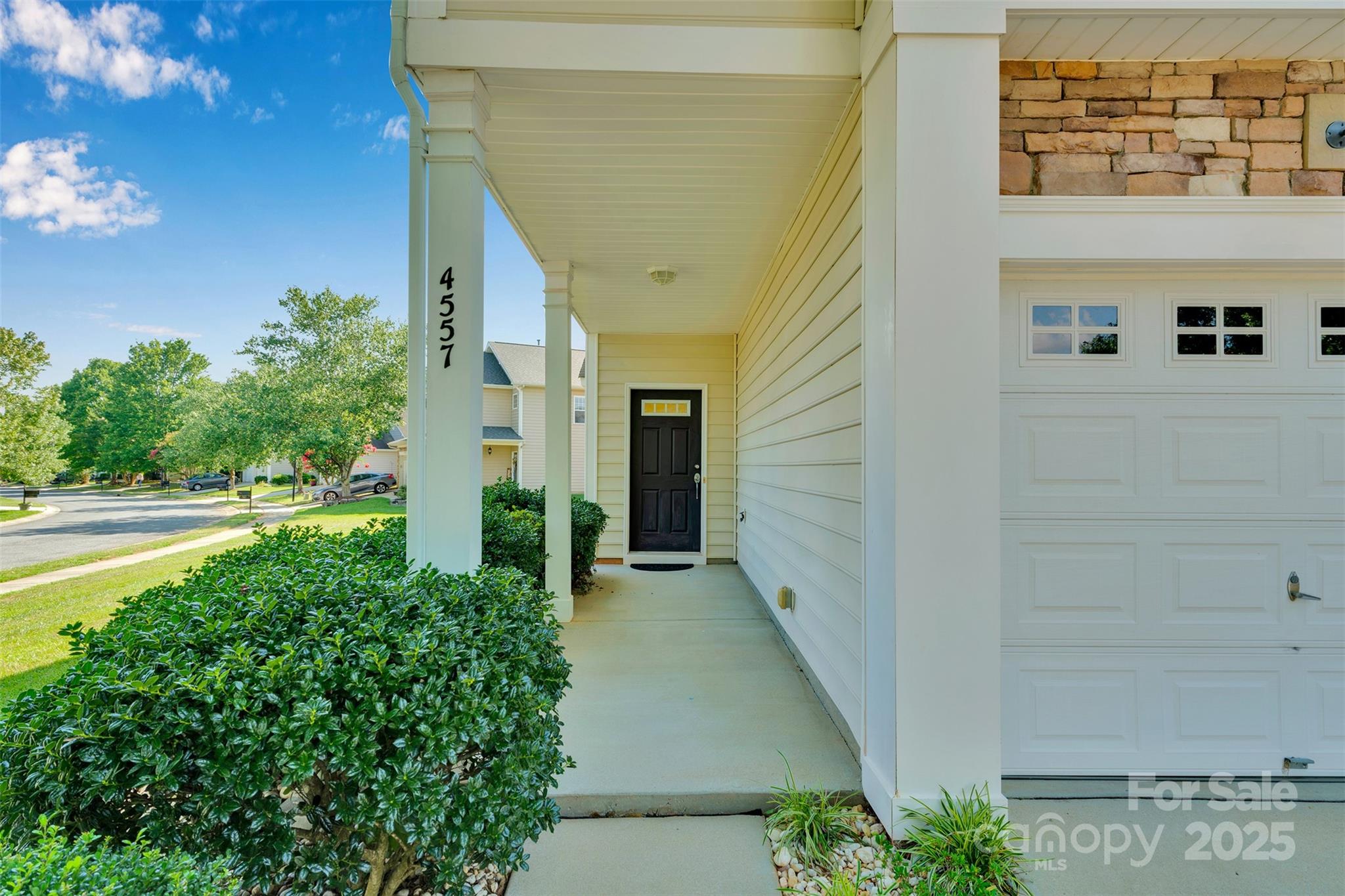 4557 Scarlet Oak Drive