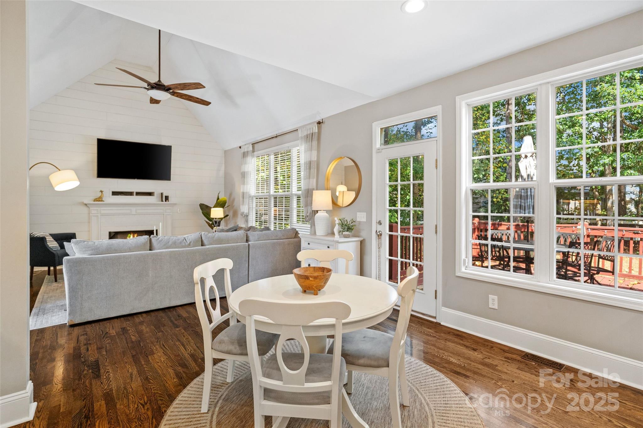 1636 Beacon Hill Court