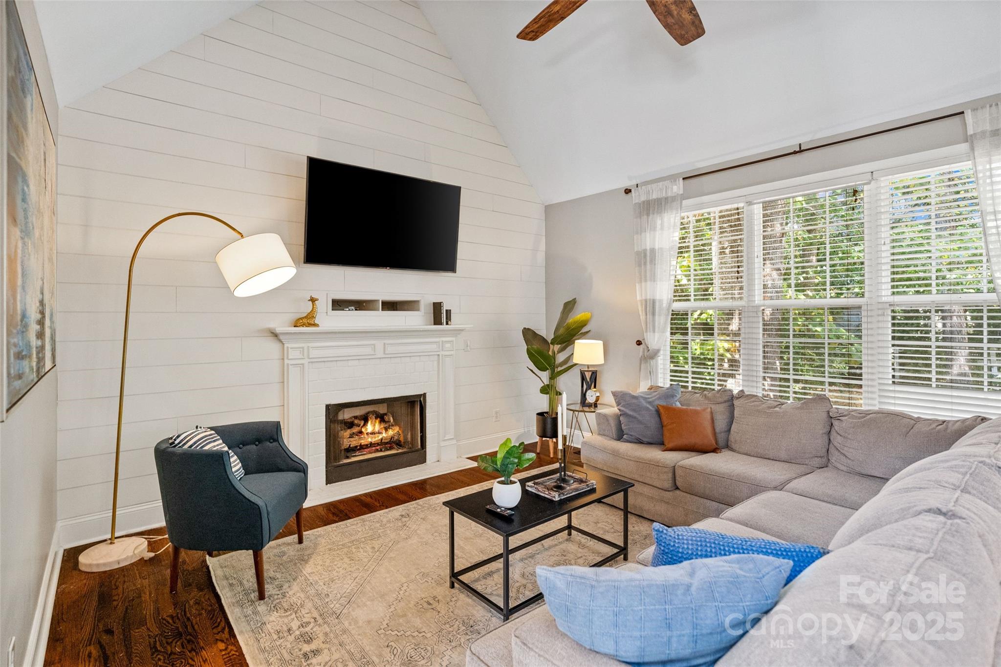 1636 Beacon Hill Court