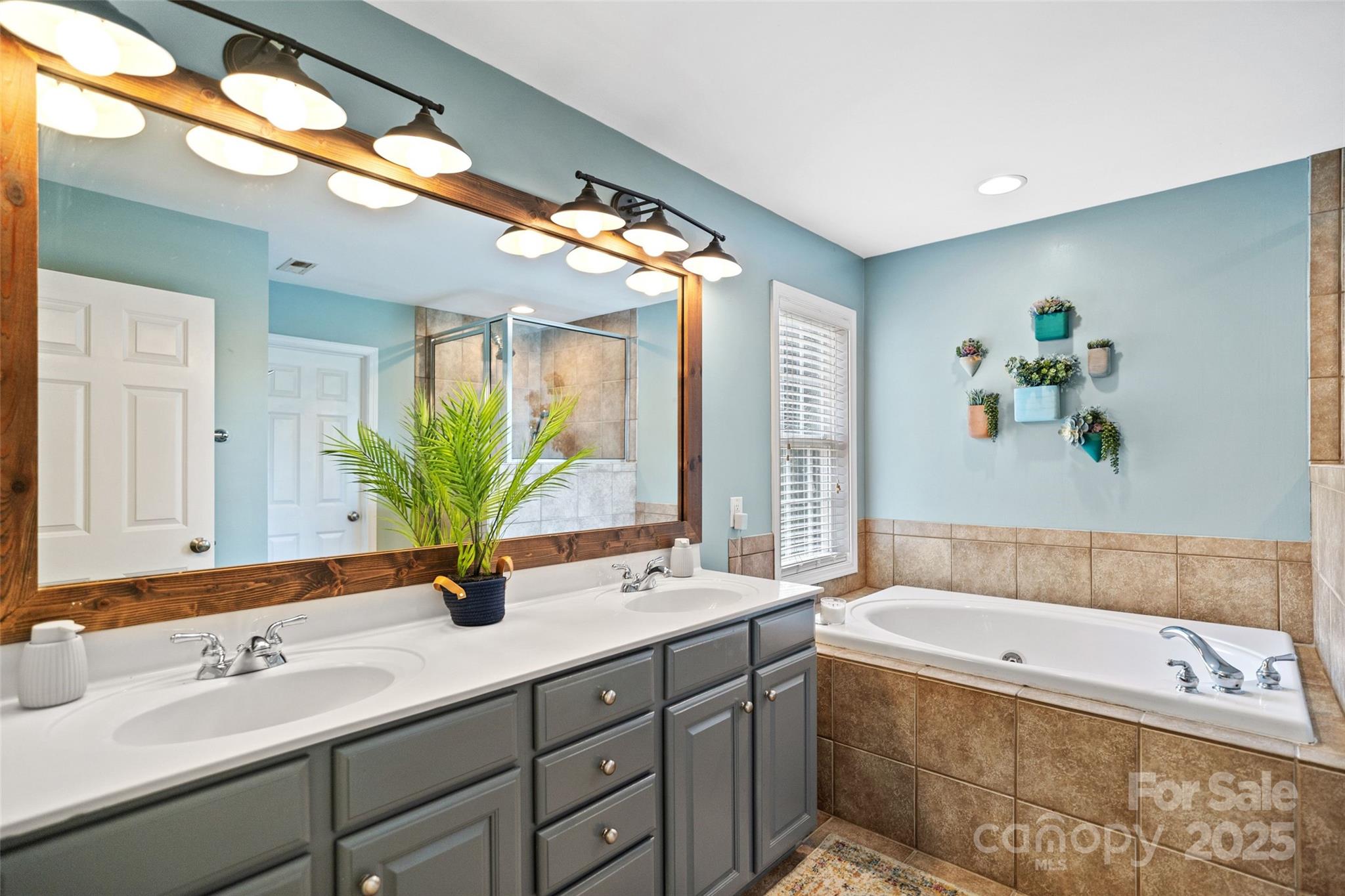 1636 Beacon Hill Court