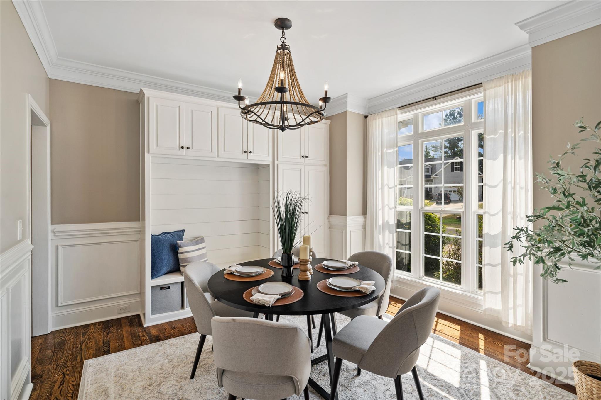 1636 Beacon Hill Court