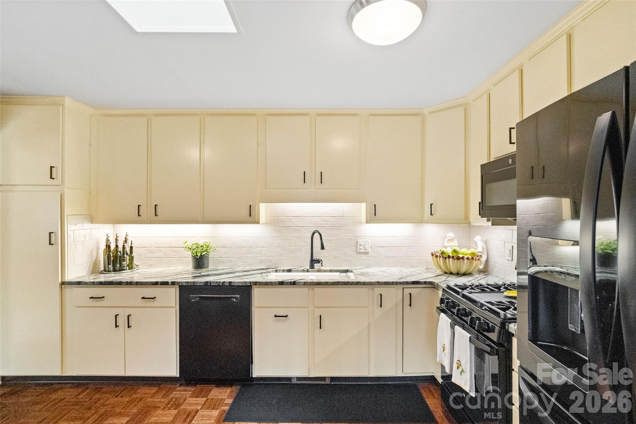 832 Bridgewood Drive