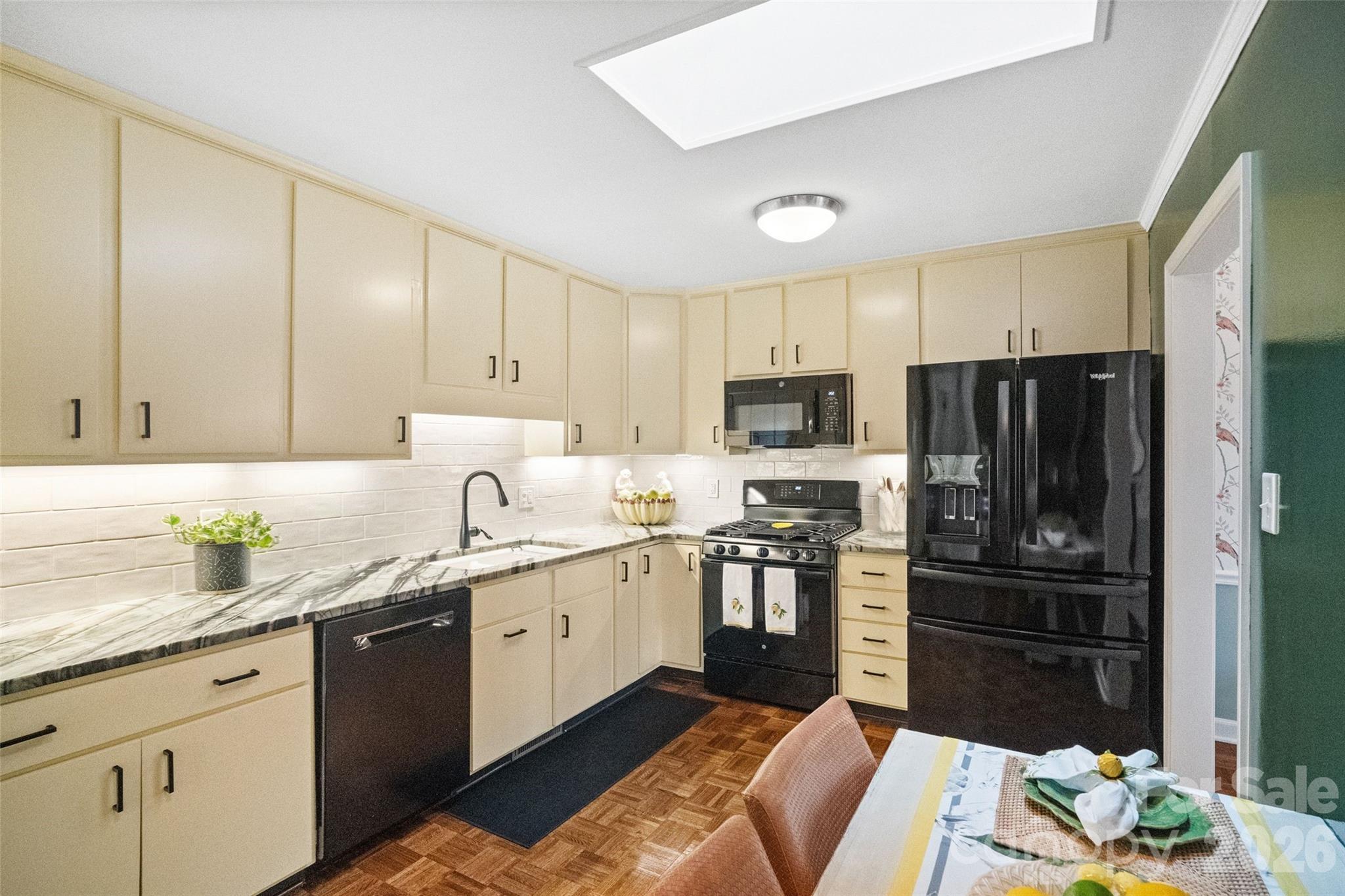 832 Bridgewood Drive