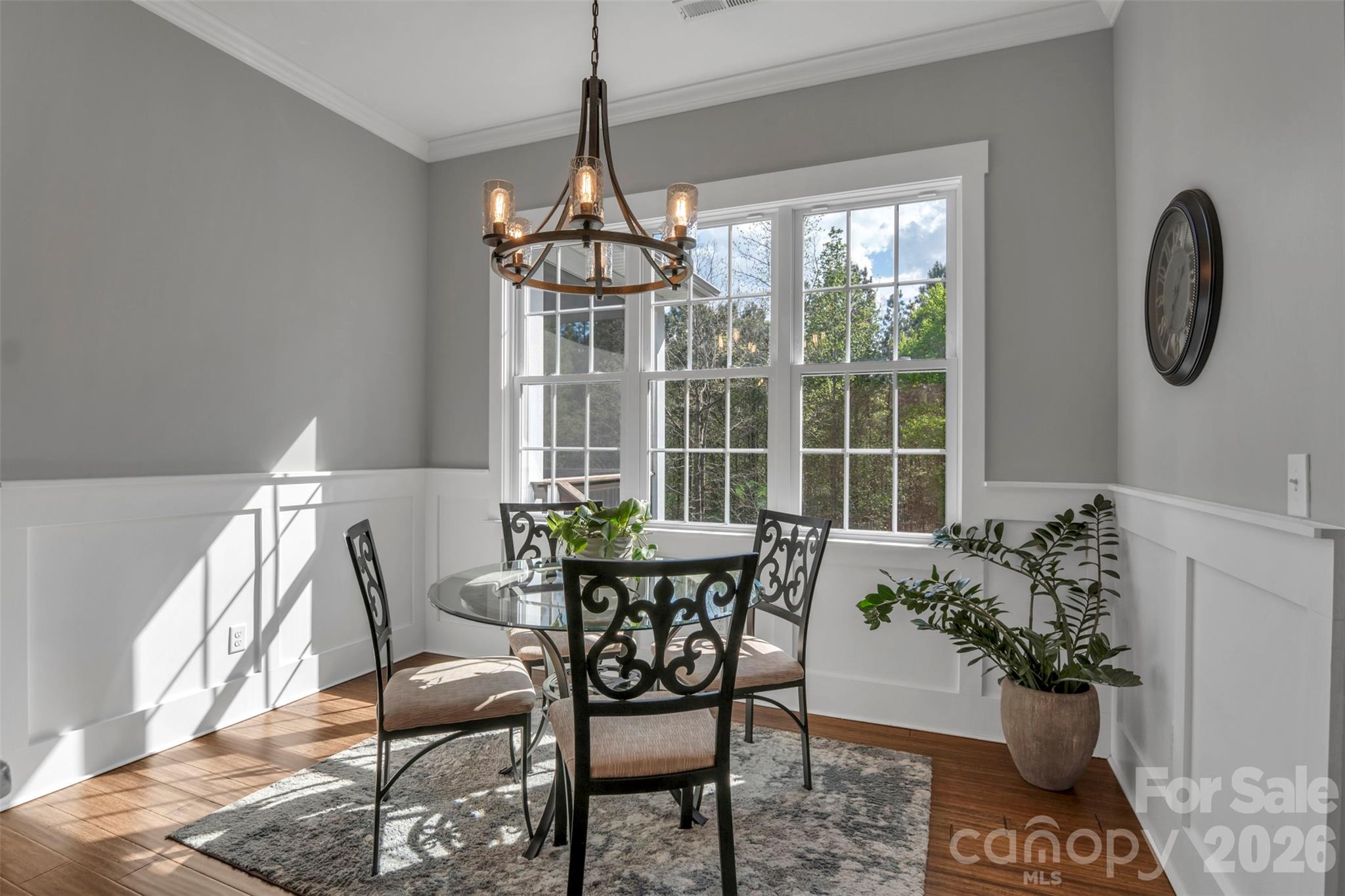 570 Deanne Drive