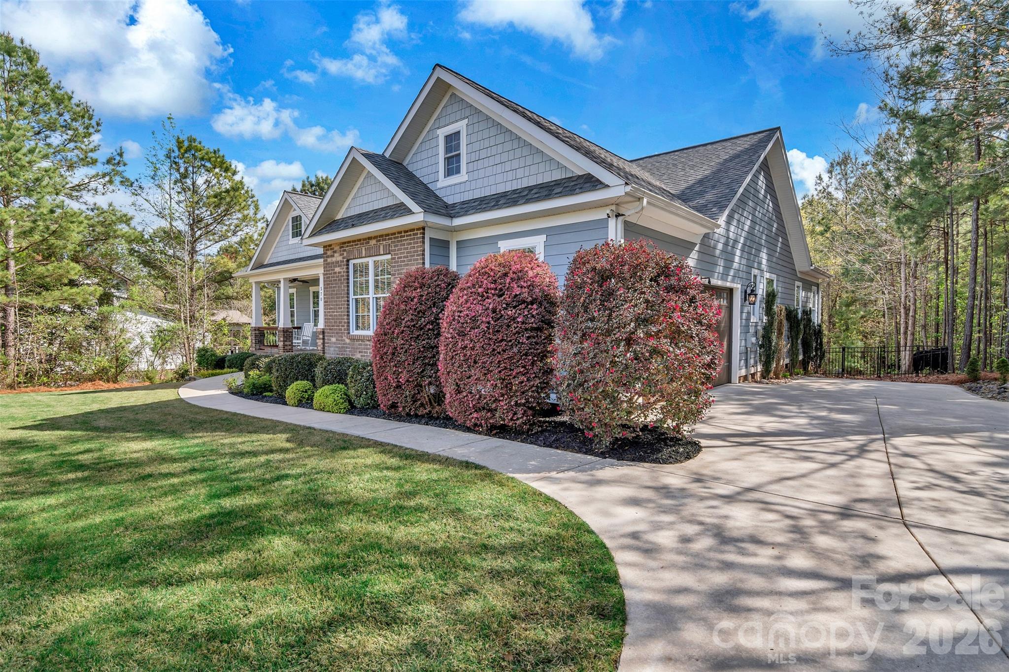 570 Deanne Drive