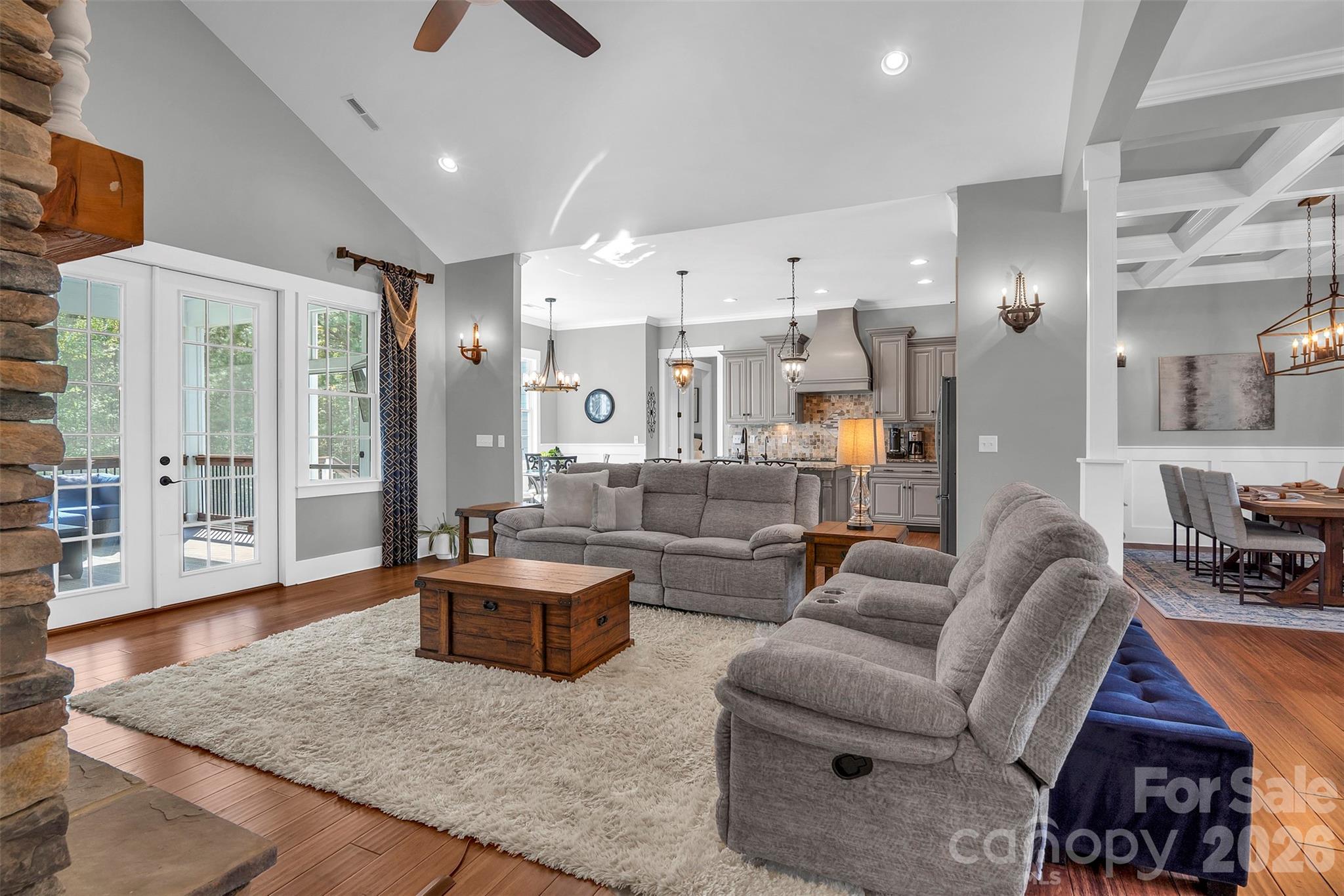 570 Deanne Drive