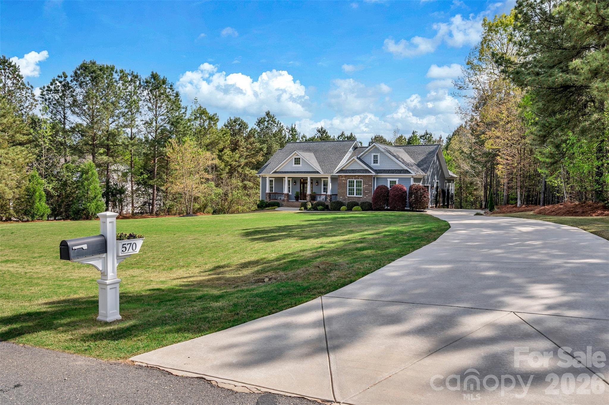 570 Deanne Drive