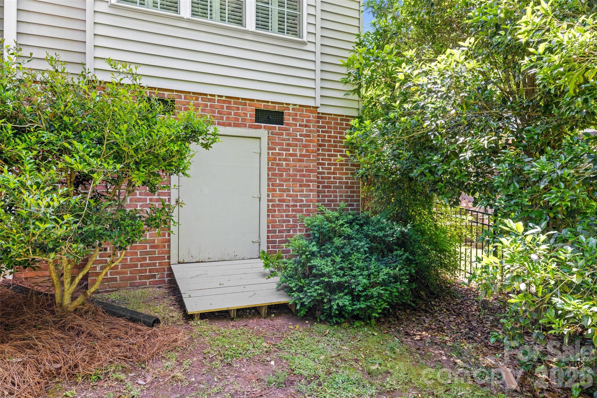 1953 Regency Court