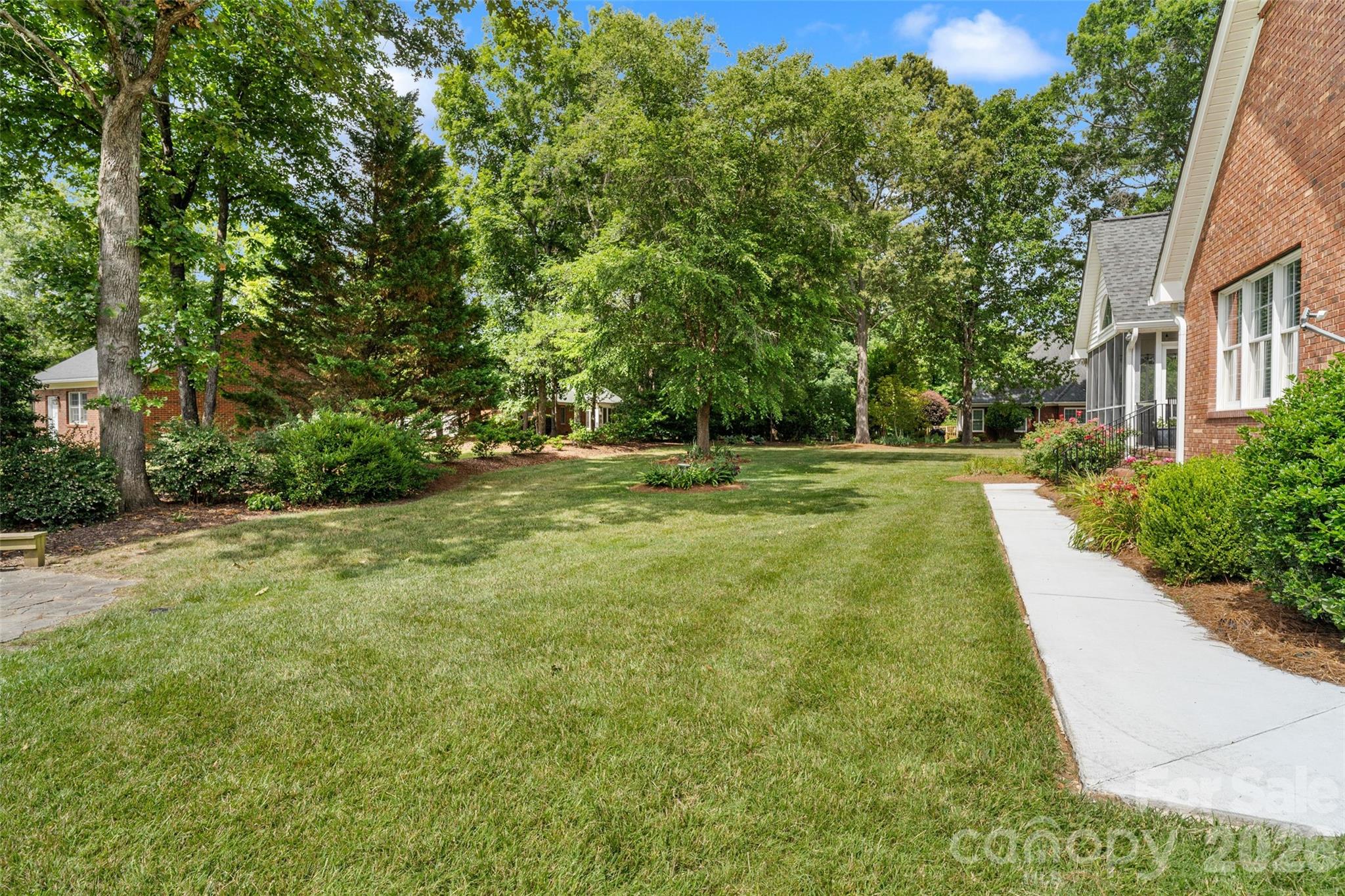 1135 Hunter Trail Court
