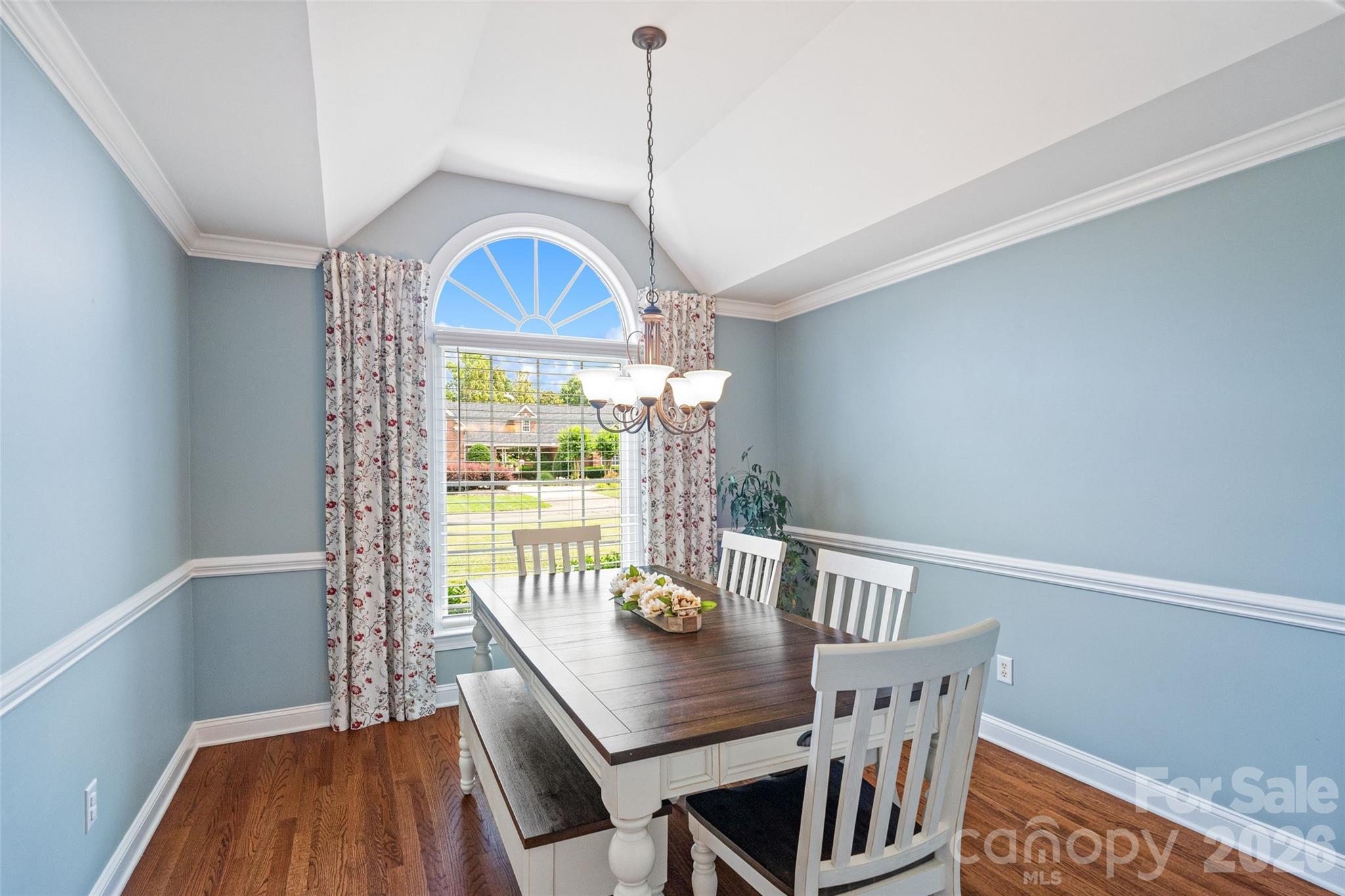 1135 Hunter Trail Court
