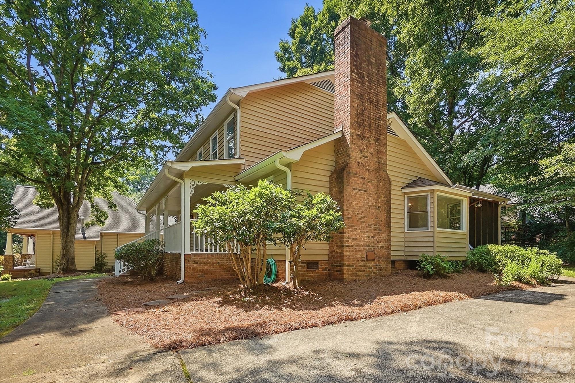 1070 Peachtree Lane
