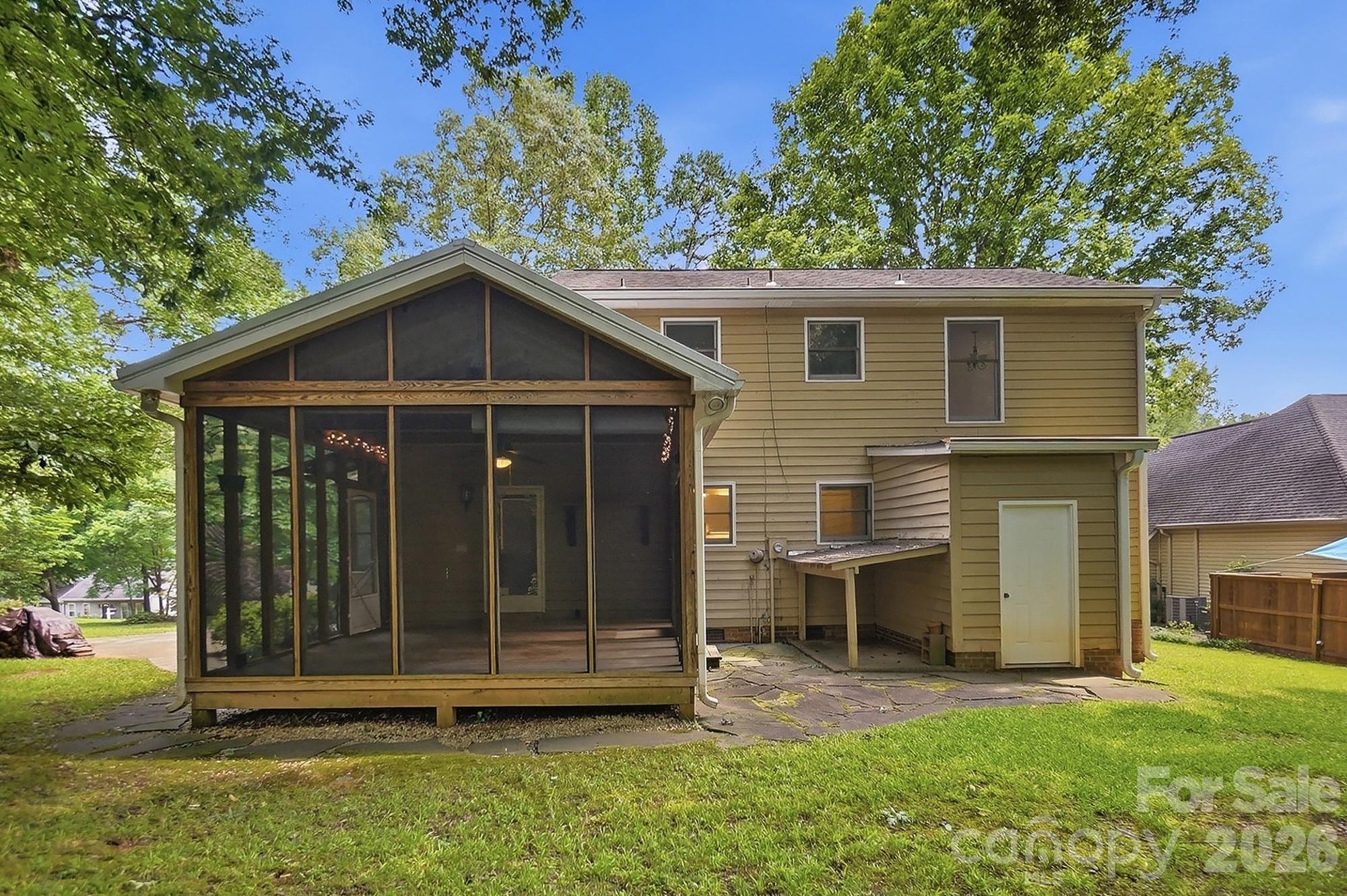 1070 Peachtree Lane