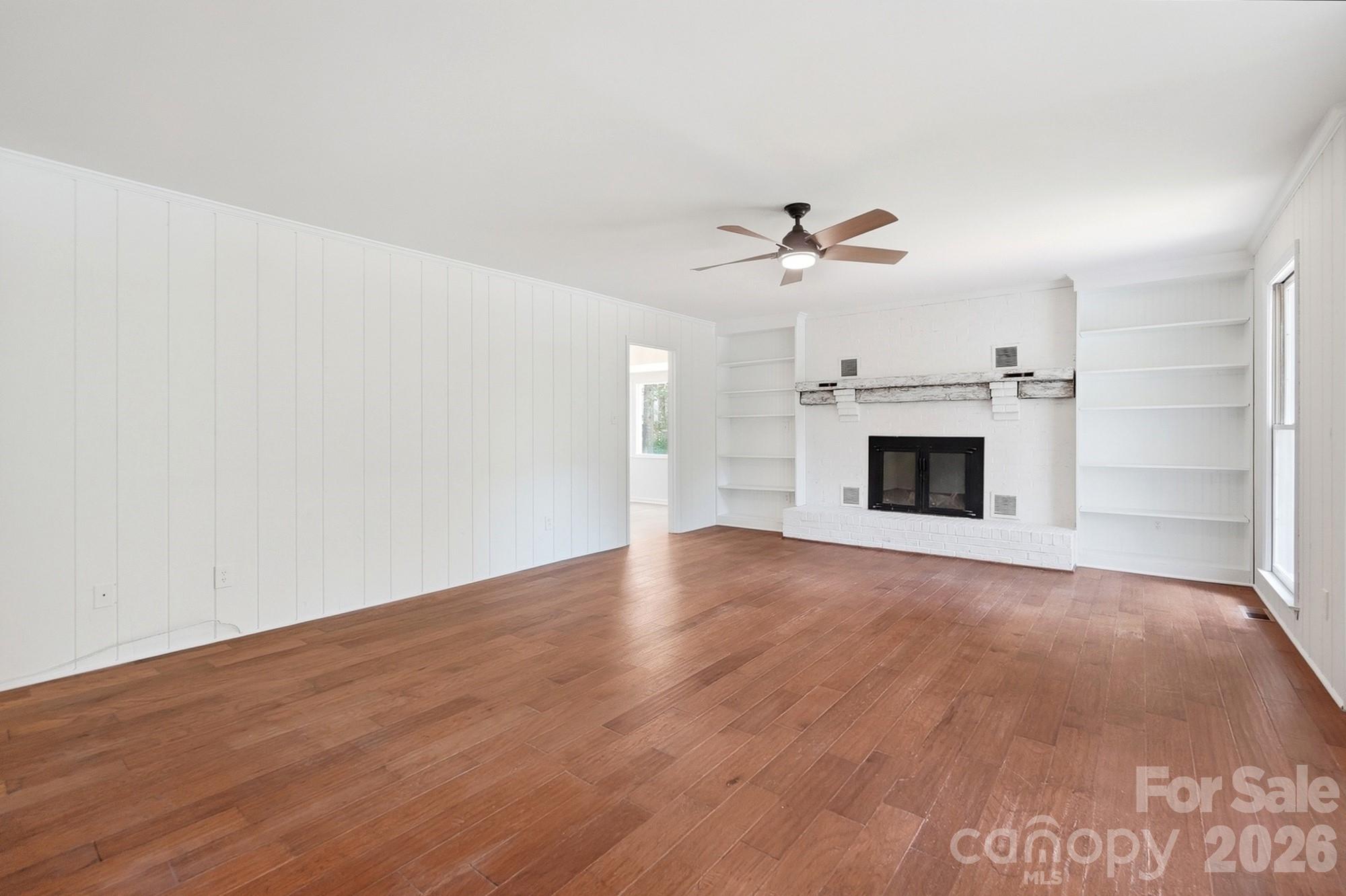 1070 Peachtree Lane