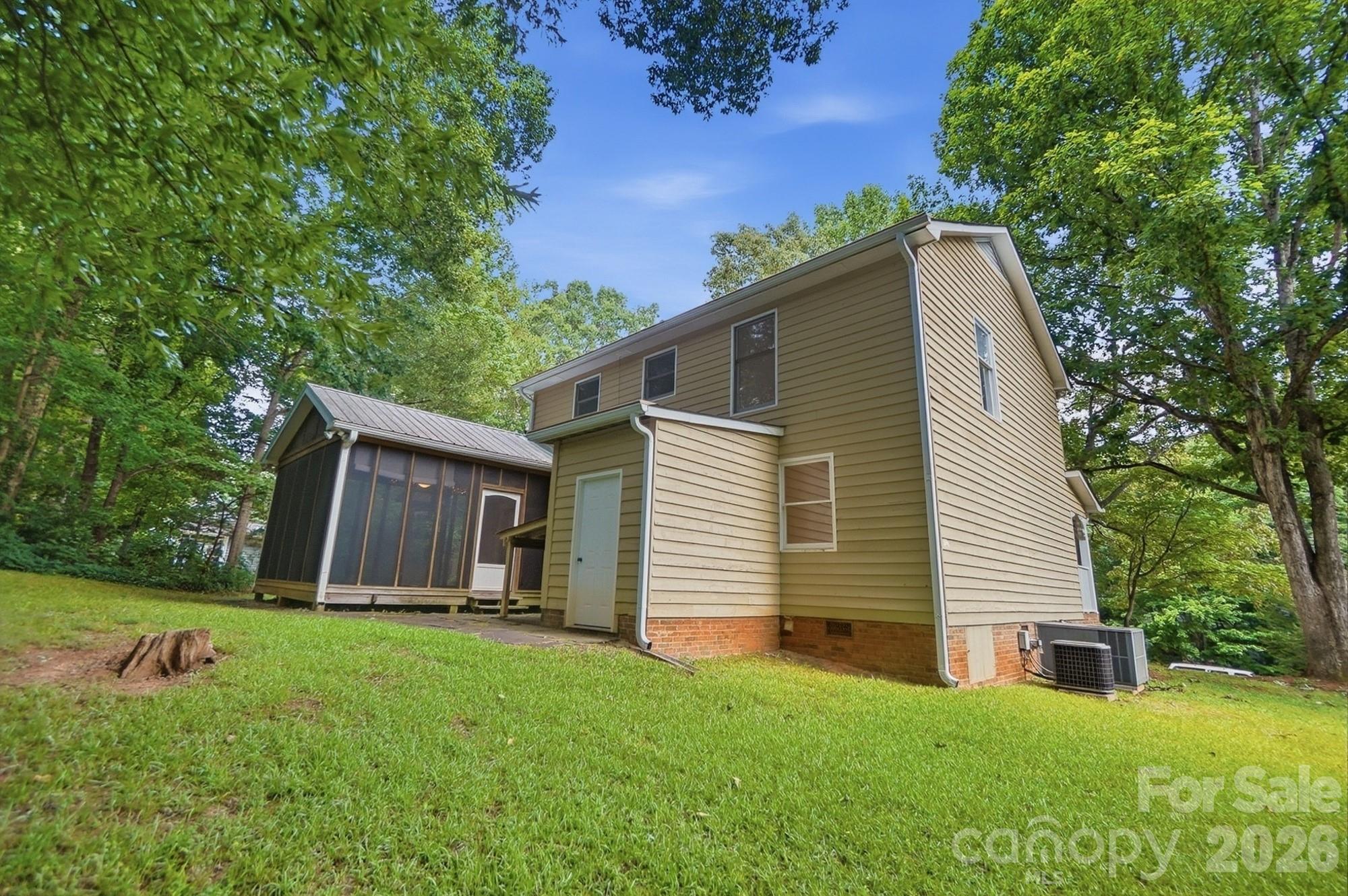 1070 Peachtree Lane