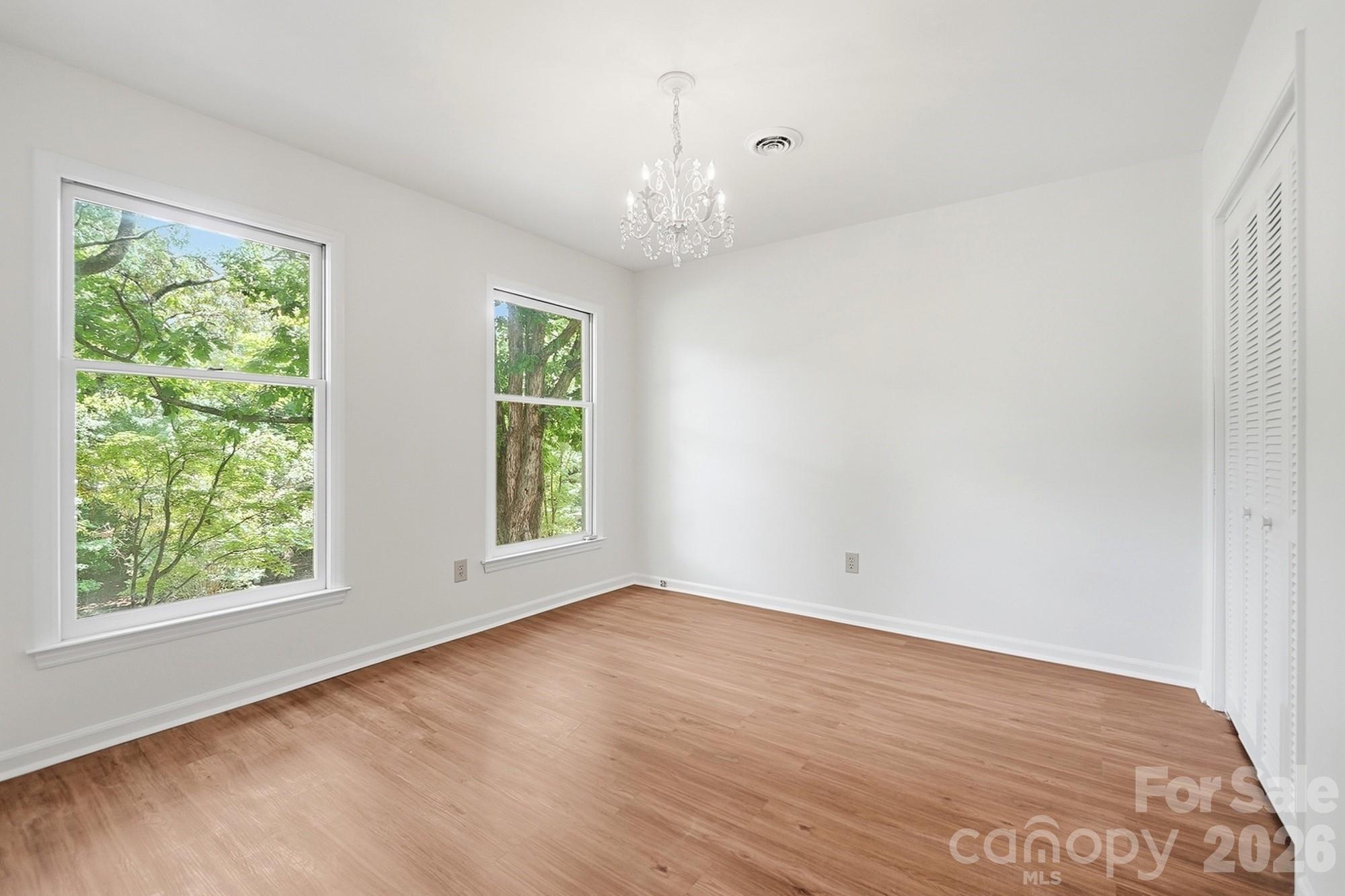 1070 Peachtree Lane