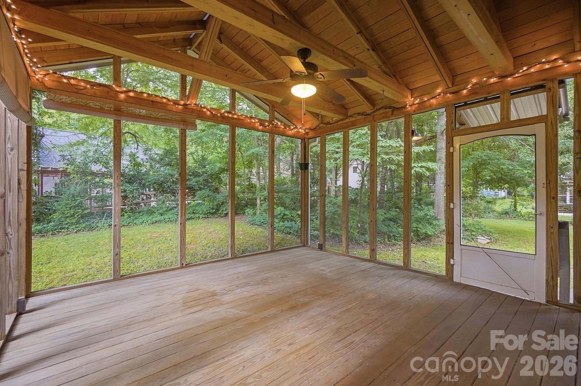 1070 Peachtree Lane