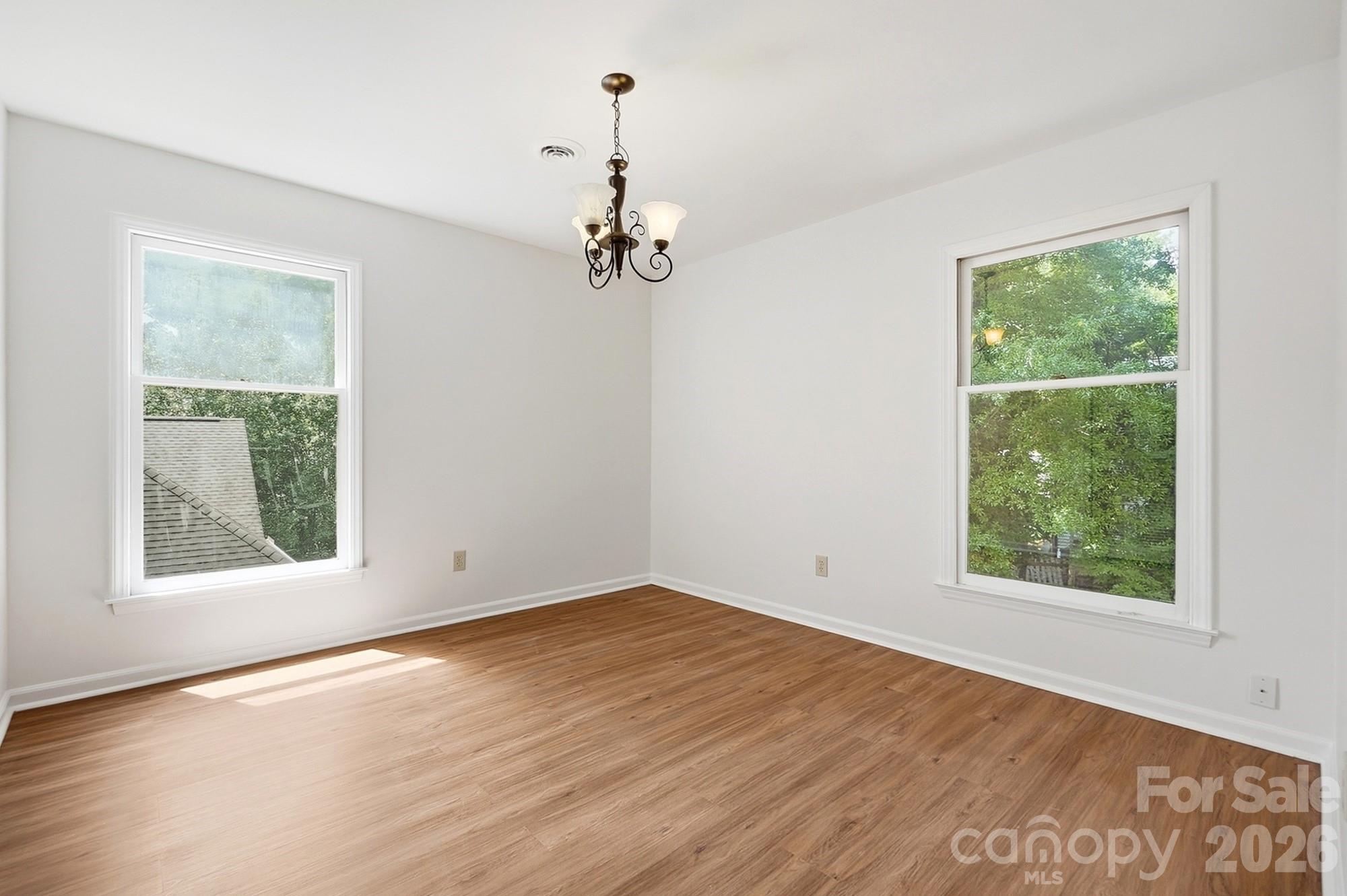 1070 Peachtree Lane