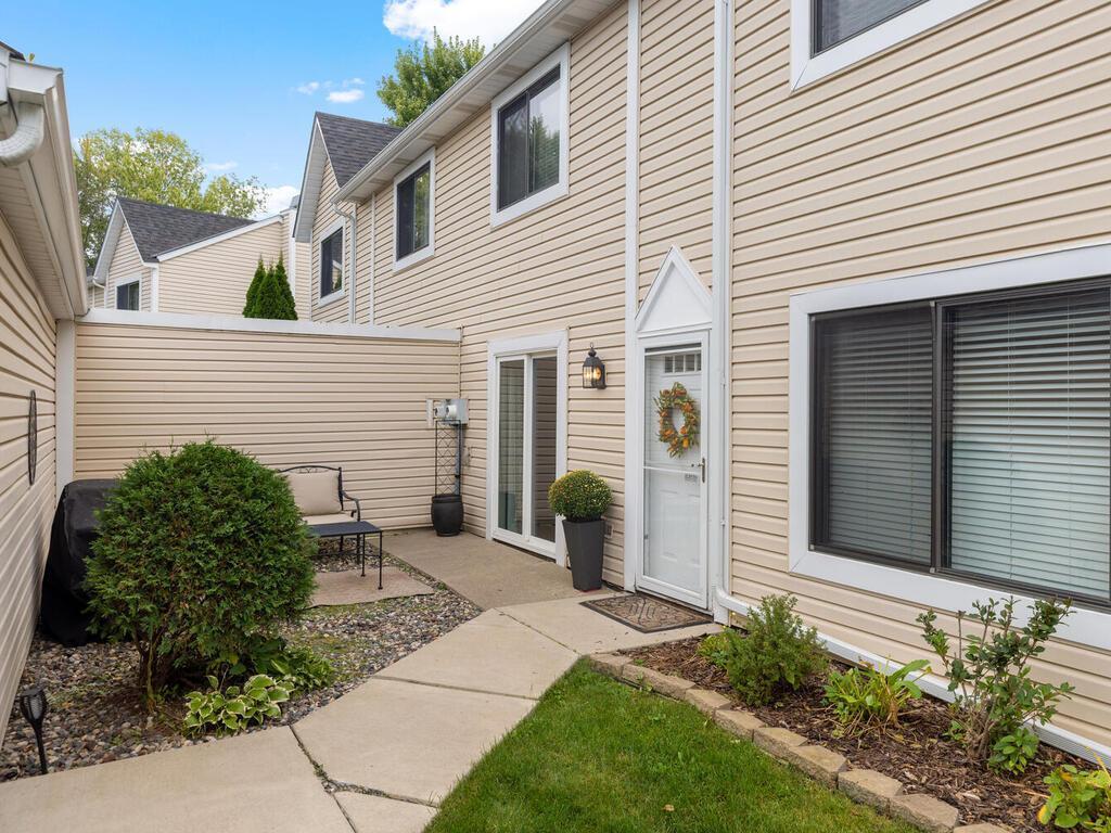 4520 Orchid Circle