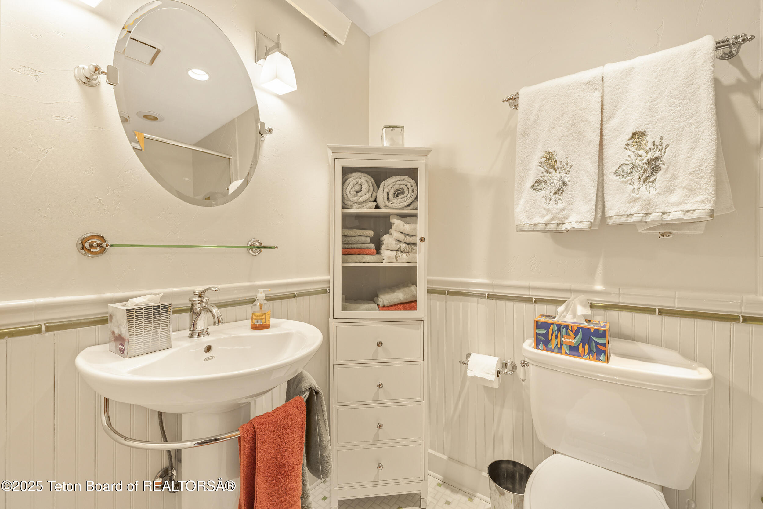 20/22 W KARNS Avenue