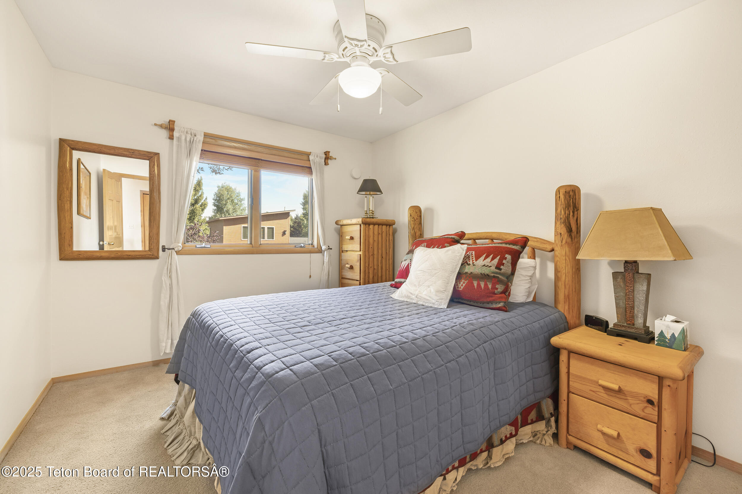 20/22 W KARNS Avenue