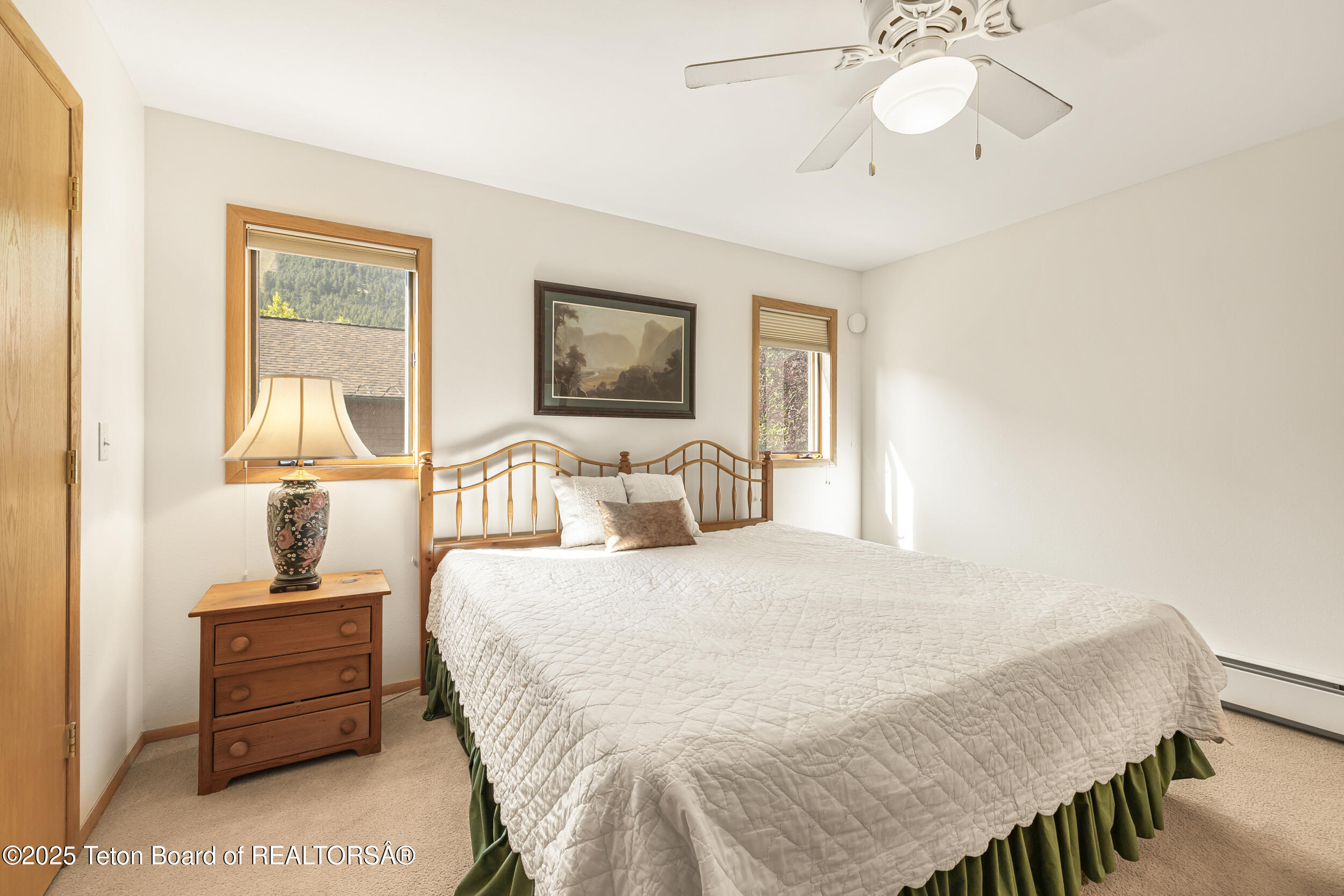 20/22 W KARNS Avenue