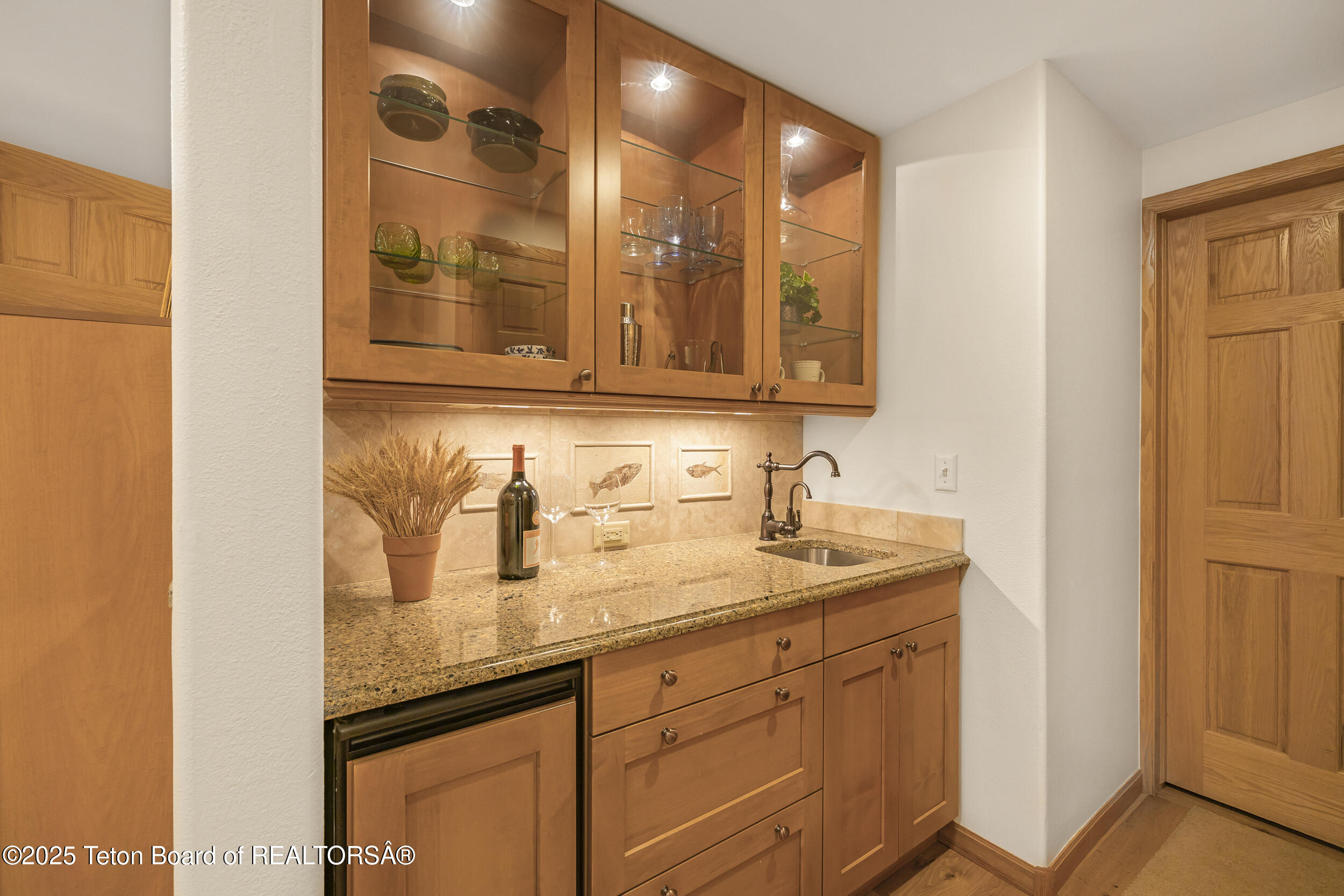 20/22 W KARNS Avenue