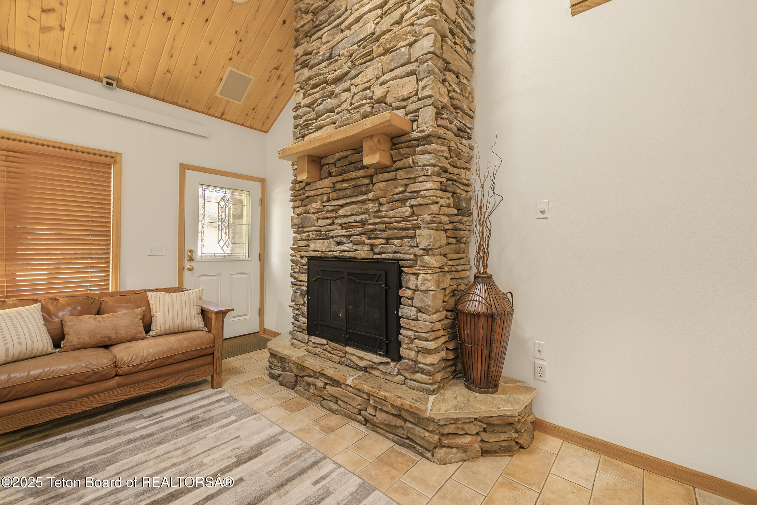 20/22 W KARNS Avenue