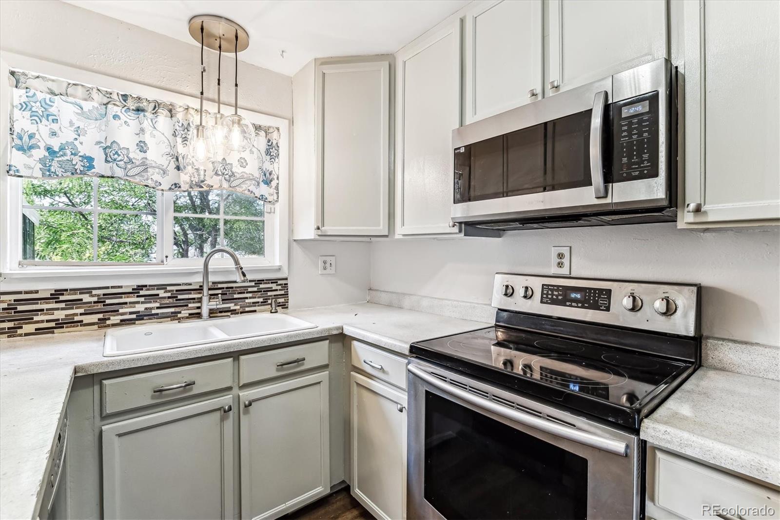 2751 S Jasper Street