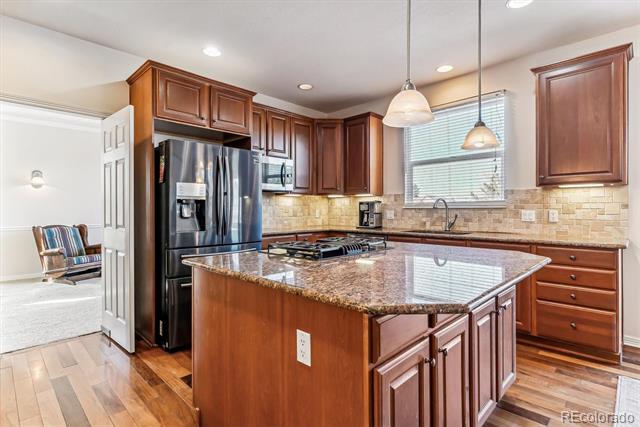 325 Crosshaven Place