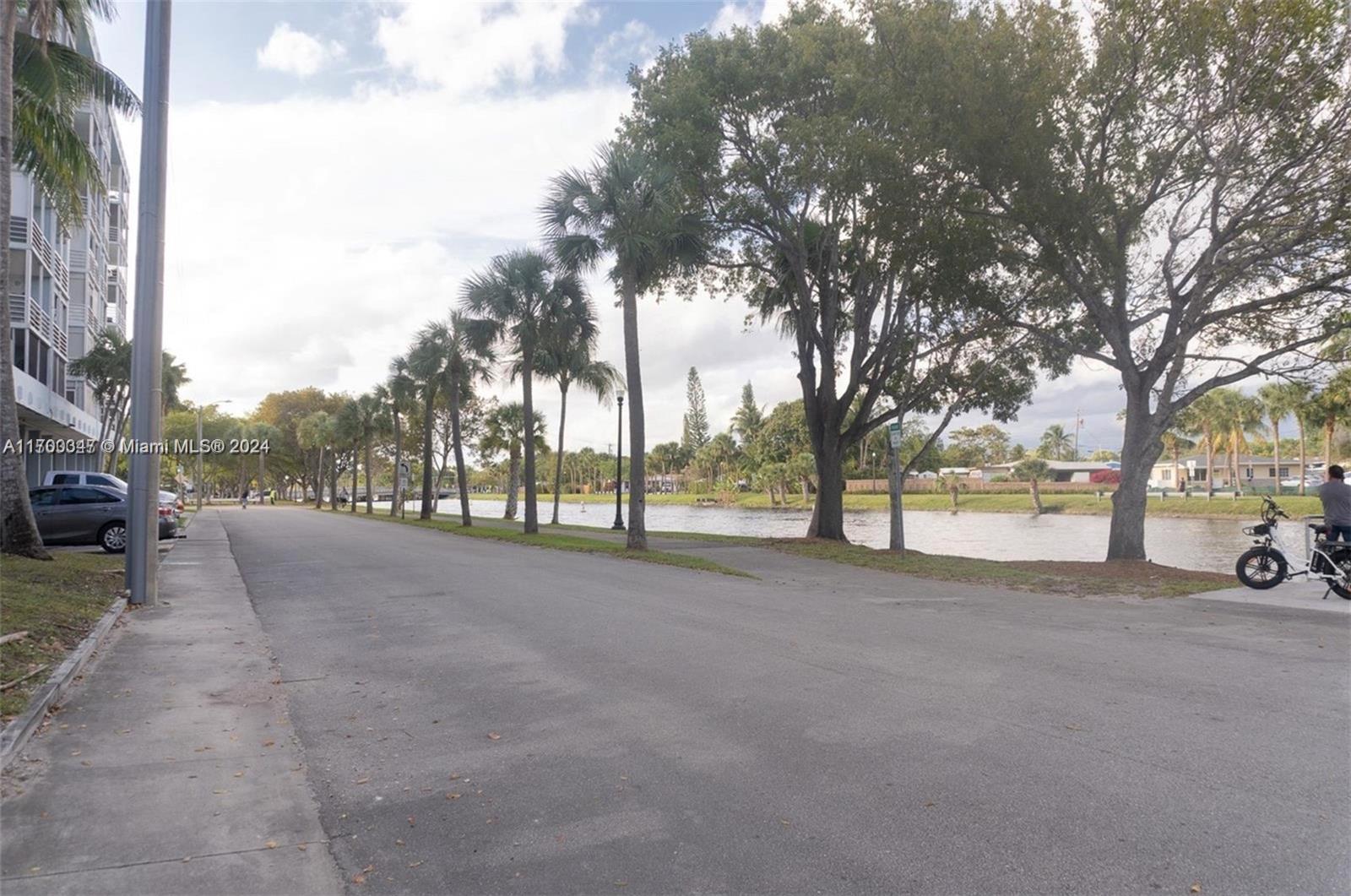 16850 S Glades Dr # 3C