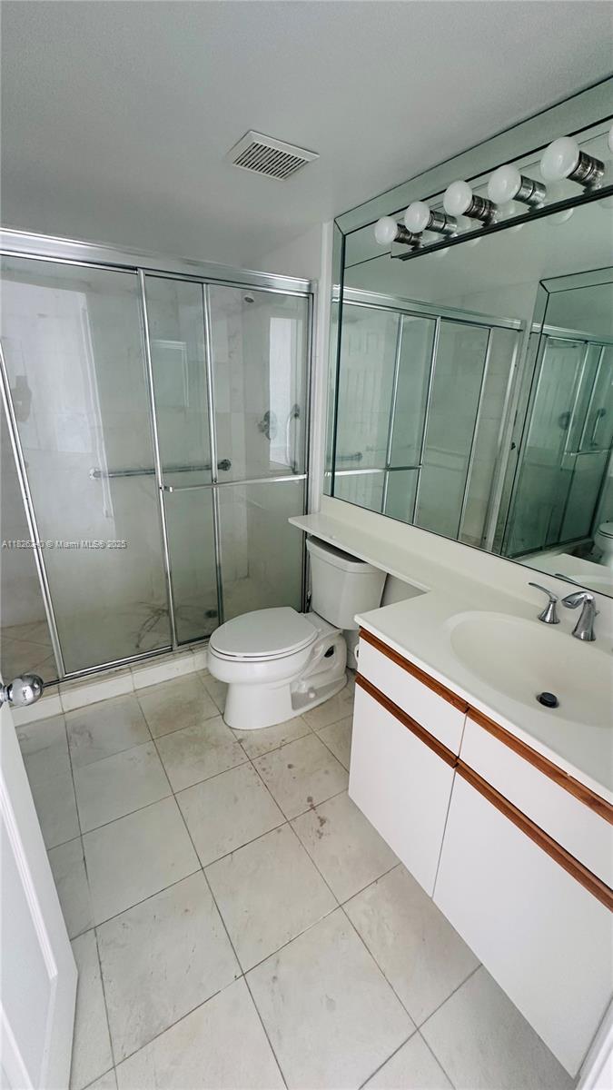 3530 Mystic Pointe Dr # 2813