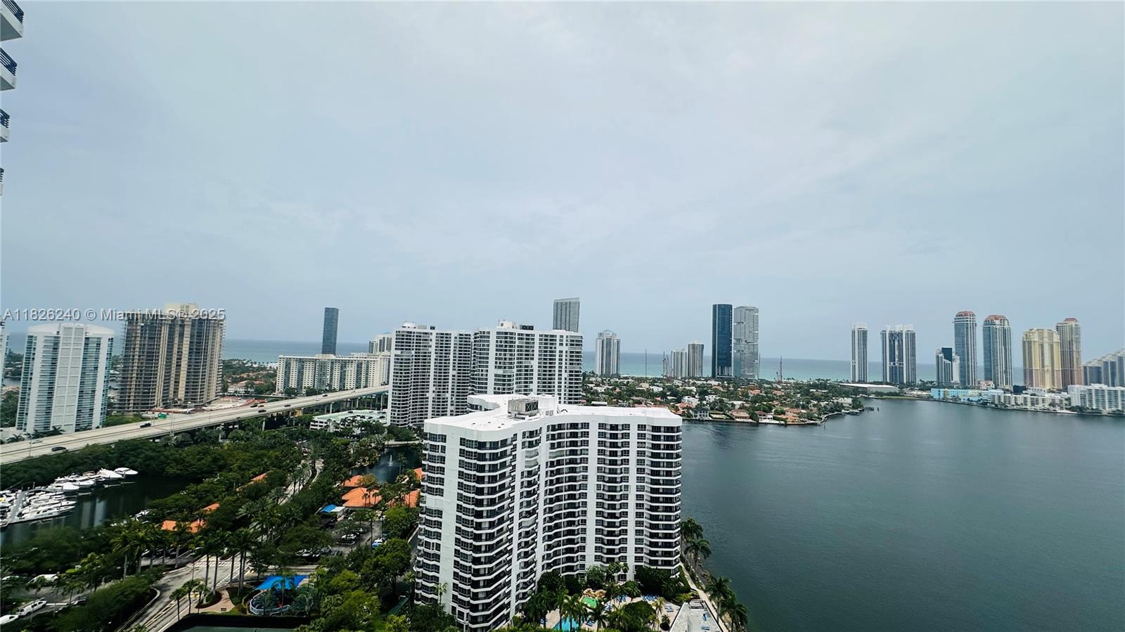 3530 Mystic Pointe Dr # 2813