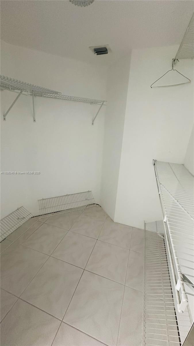 3530 Mystic Pointe Dr # 2813