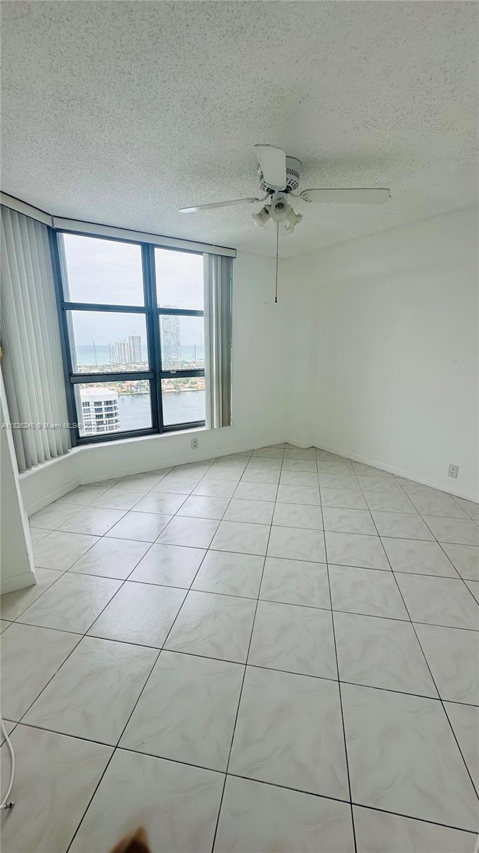 3530 Mystic Pointe Dr # 2813