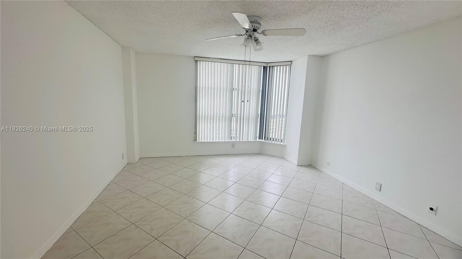 3530 Mystic Pointe Dr # 2813