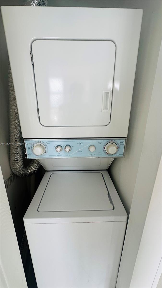 3530 Mystic Pointe Dr # 2813