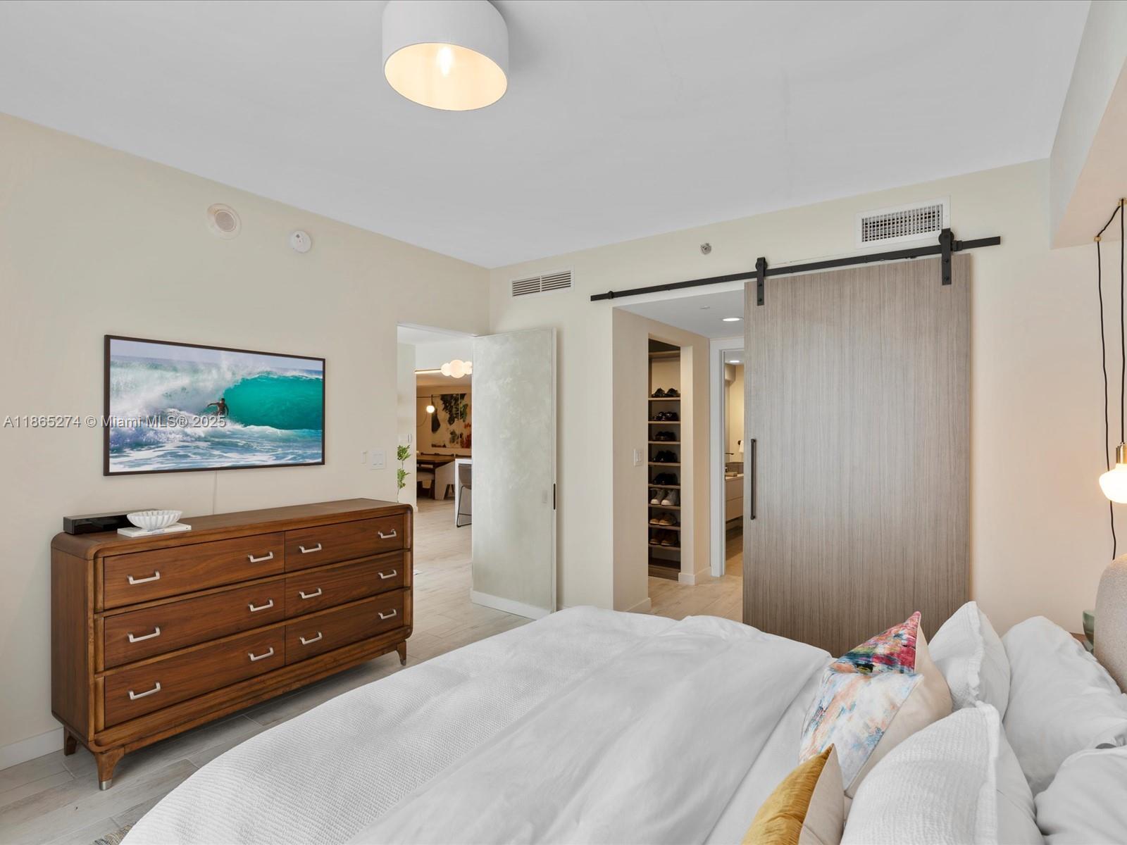 465 Brickell Ave # 4905