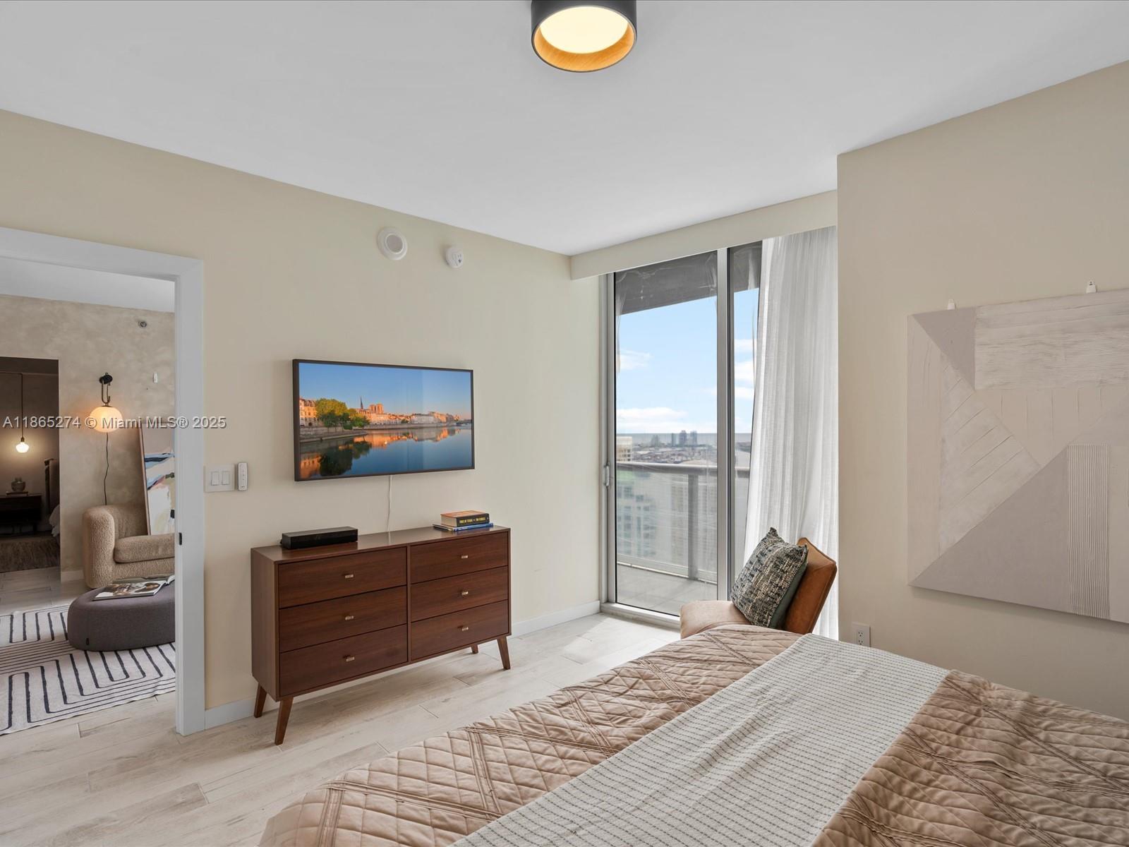 465 Brickell Ave # 4905