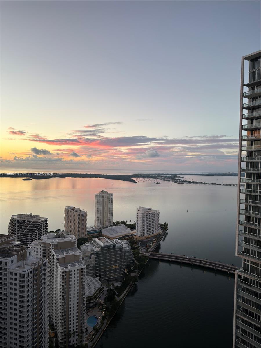 465 Brickell Ave # 4905