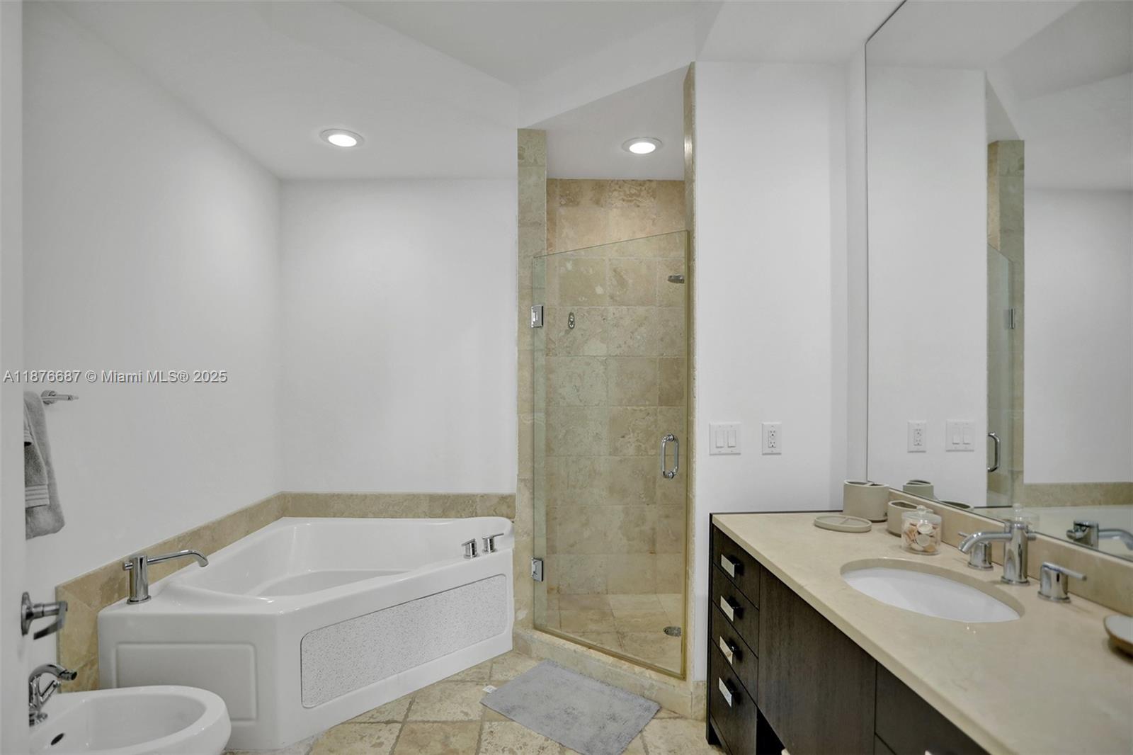 18201 Collins Ave # 5508