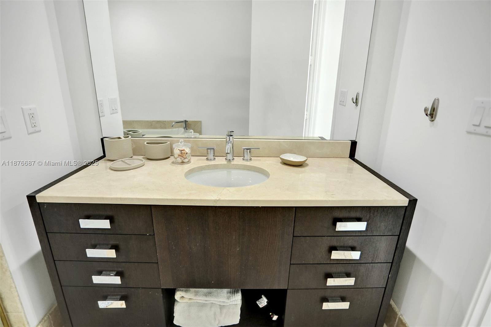 18201 Collins Ave # 5508