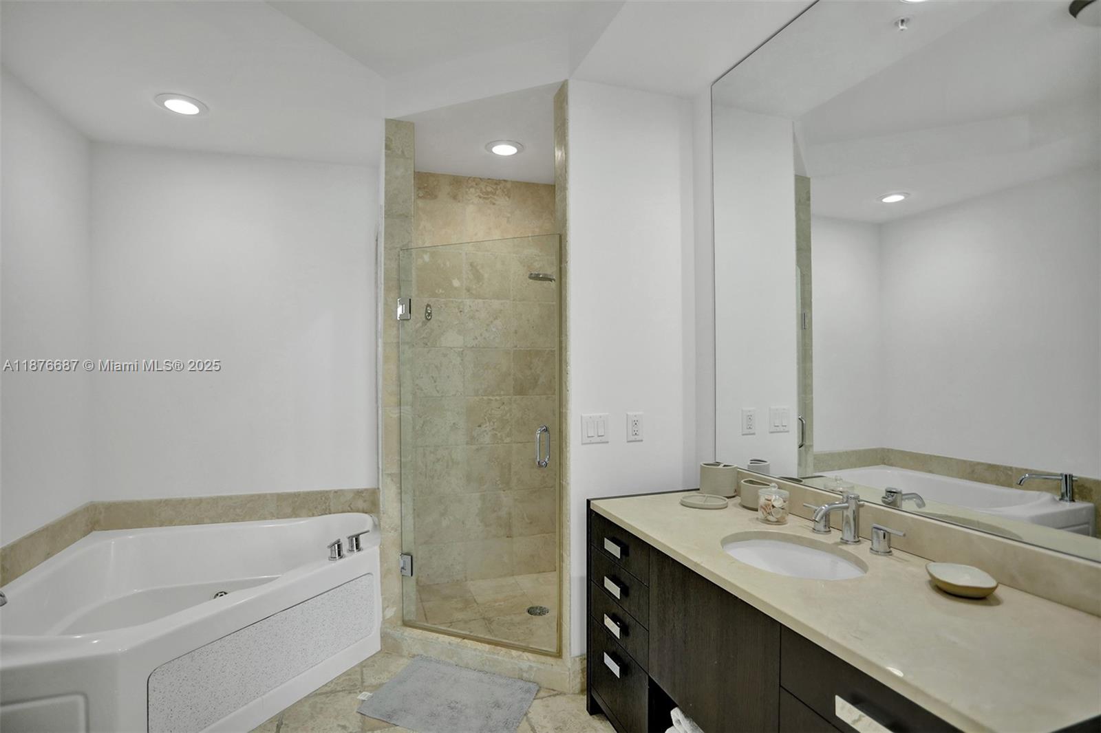 18201 Collins Ave # 5508