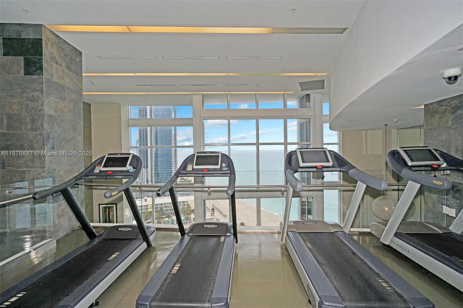 18201 Collins Ave # 5508