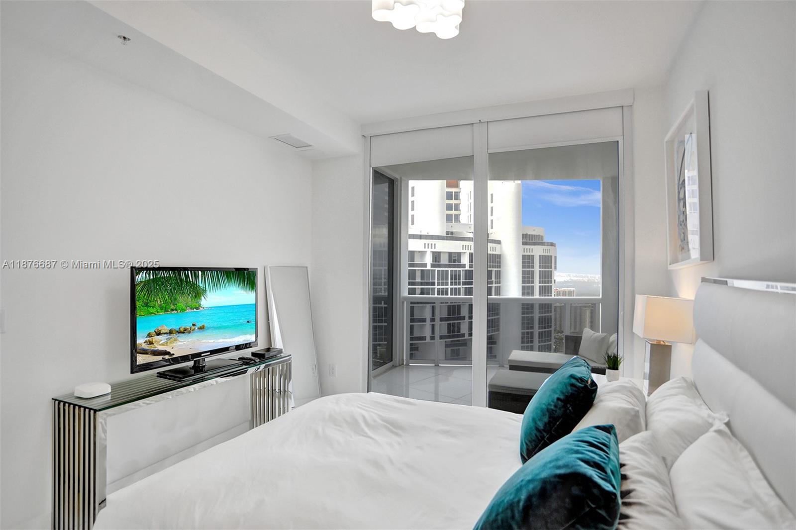 18201 Collins Ave # 5508