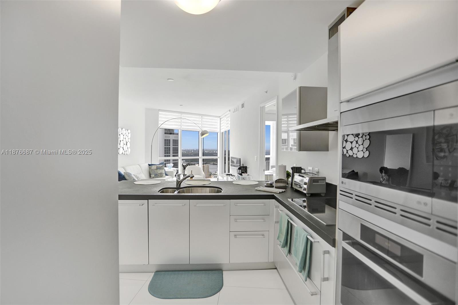 18201 Collins Ave # 5508