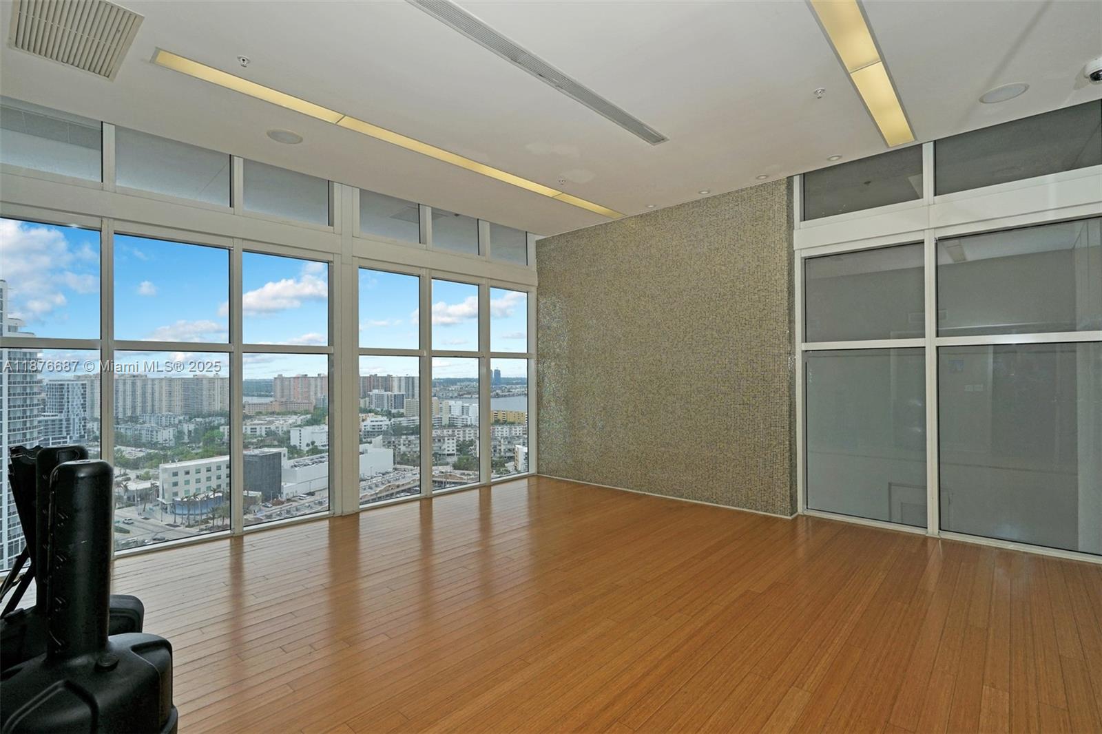 18201 Collins Ave # 5508